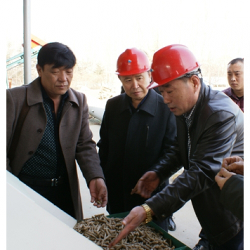 內(nèi)蒙古客戶來我公司訂購(gòu)560秸稈顆粒機(jī)生產(chǎn)線